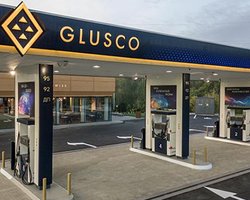 Запуск мережі державних заправок не "зіб'є" ціну на бензин в Україні, — експерт