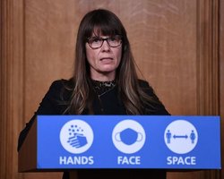 В Британии сообщили подробности о распространении нового штамма коронавируса