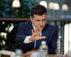 "Без медведей": Зеленский после перепалки с журналистом признал, что был на даче с Ермаком