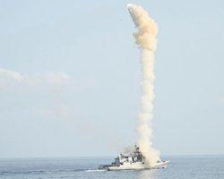 Готова до бою з Пакистаном: Індія запустила протикорабельні ракети (відео)