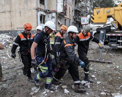 Удар по Кривому Рогу: поисково-спасательная операция завершена, 6 человек погибли, — МВД (фото)