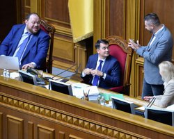 На выход. Зачем команде Зеленского нужна отставка Разумкова