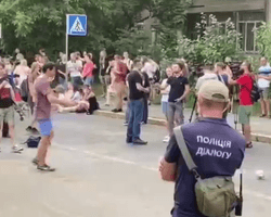 "Музика, танці та ігри з м'ячем": під будівлею МВС святкують відставку Авакова (фото, відео)