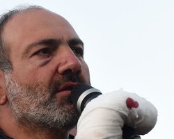 Лидера протестов в Армении выпустили из СИЗО