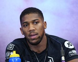 "Поступил бы так же": Джошуа о решении Усика вступить в тероборону