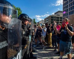 На Трампа подали в суд за разгон протестующих у Белого дома