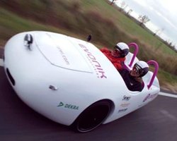 Автомобиль, работающий на ветряной турбине, проехал 5 тыс. км.