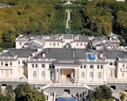 На картах Apple появился "дворец Путина"