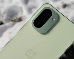 Смартфон среднего класса, который стоит купить 2026 году: какую модель советует эксперт (фото)