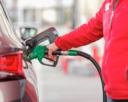 Чи була змова між мережами АЗС: Антимонопольний комітет дав на пояснення три дні