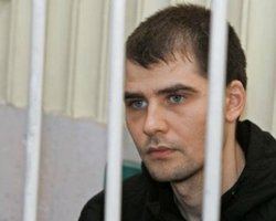 Политзаключенный Костенко прибыл в посольство Украины