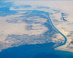 Суэцкий канал через два года станет шире и глубже