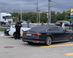 "В интенсивном отделении": раненого водителя Сергея Шефира прооперировали (видео)