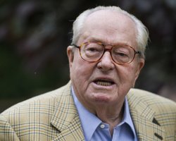 Ультраправые во Франции призывают рубить головы террористам