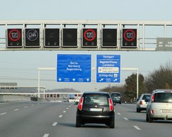 Ученые научили машину приезжать по звонку с мобильного телефона