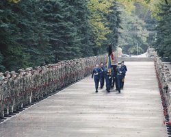 "Запомнят его улыбку". В Харькове простились с курсантом Виталием Вильховым