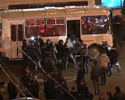 Единороссы собрали 10 тысяч на митинг, оппозиционеров задерживают