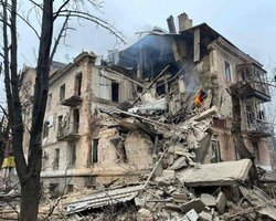 "Спасла ванная": жильцы дома в Кривом Роге чудом выжили после попадания ракеты (видео)