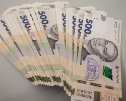 Первая зарплата Зеленского в качестве президента страны составила 12,7 тыс. гривен