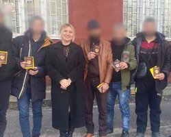 Африканский наемник с миной на животе: экс-учительница увеличивает численность ВС РФ, — СМИ