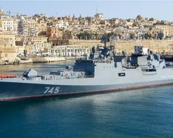 РФ, вероятно, выводит корабли с ракетами "Калибр" из сирийского порта Тартус (фото)