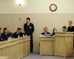 Тимошенко: нелегко бороться, когда кандидат-соперник принимает поздравления