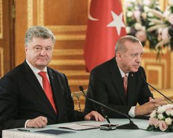 Порошенко пригласил турецких миротворцев на Донбасс