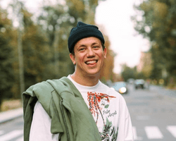 Алексей Дурнев оправдался за унижение выпускницы в школе, назвавшей его чмом