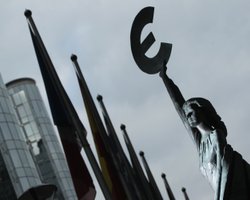 Евро находится в безопасности, - министр финансов Германии