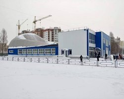 Под Киевом из-за снегопада обрушилась крыша нового спорткомплекса