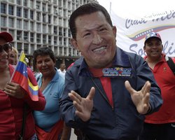 Венесуэльцы вышли на марш, требуя от властей правды о здоровье Чавеса