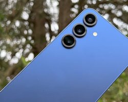 Samsung ухудшила камеру своего флагманского смартфона: о какой модели идет речь