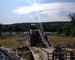 Украина вынуждена приостановить демонтаж укреплений у моста в Станице Луганской, – СЦКК