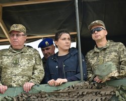 Кабмин согласовал увольнение жены Хомчака с должности главы Черниговской ОГА