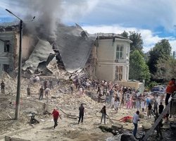 "Попали в сердце Охматдета": врач рассказал о коллеге, который закрыл собой ребенка, — СМИ