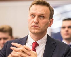 В аэропорт Омска прилетел самолет из Германии за Навальным