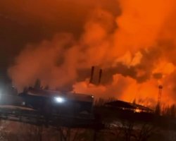 Дроны атаковали Липецк: взрывается и горит местный аэродром (видео)