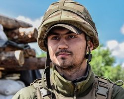 Зеленский посмертно присвоил звание Героя Украины погибшему на Донбассе бойцу