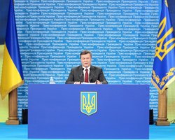 Янукович рассказал, на что тратит всю зарплату