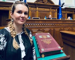 К нардепу Скороход пришли с обысками: ее подозревают в получении крупной взятки, — СМИ