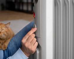 "Нет газа в хранилищах и нет денег": нардеп сделал заявление о начале отопительного сезона (видео)