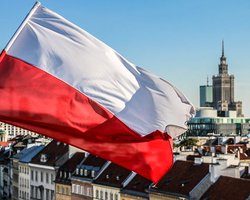 "Могут призвать в армию": Польша призвала своих граждан срочно покинуть территорию России