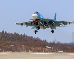 Атака на Новоросійськ: безекіпажний катер ЗСУ збив винищувач Су-30, — військкори РФ