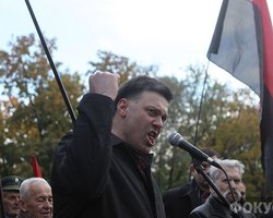 Тягнибок призвал украинцев "прекратить заниматься мазохизмом "