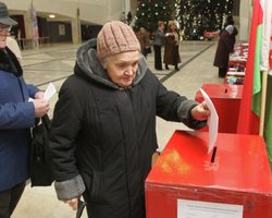 ЦИК Беларуси впервые в истории продлил время голосования