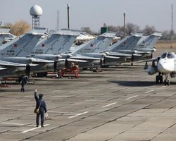 Україна завдала удару по аеродрому "Маринівка": знищено винищувачі Су-34 (карта)