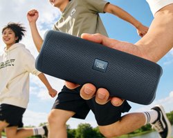 Бюджетна колонка JBL з автономністю 12 годин: скільки коштує нова Flip Essential 3 SE