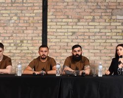 Били і катували водою: захисники Азовсталі, що повернулися з полону, розповіли про тортури з боку росіян (відео)