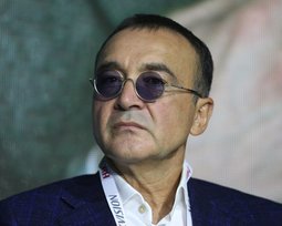 Игорь Никонов