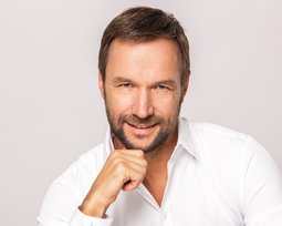 Виталий Антонов